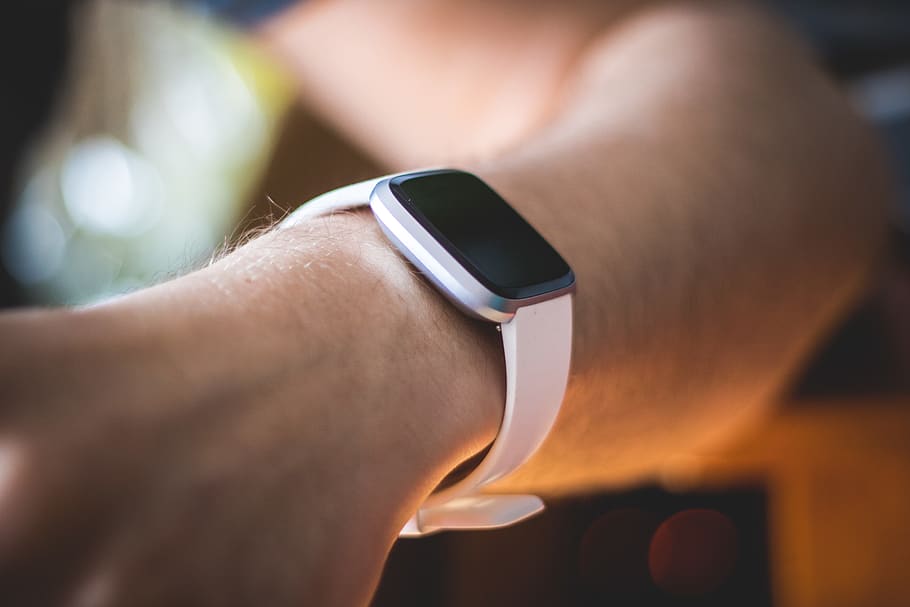 How to Change Time on Fitbit Versa 2
